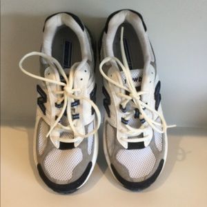 Mens New Balance Running Shoe sz 9W (2E New No box